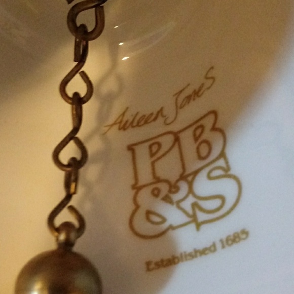 Arleen Jones PB&S Christmas bell - Picture 3 of 4